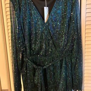 BloomChic Women's Sparkling Blue and Green Top